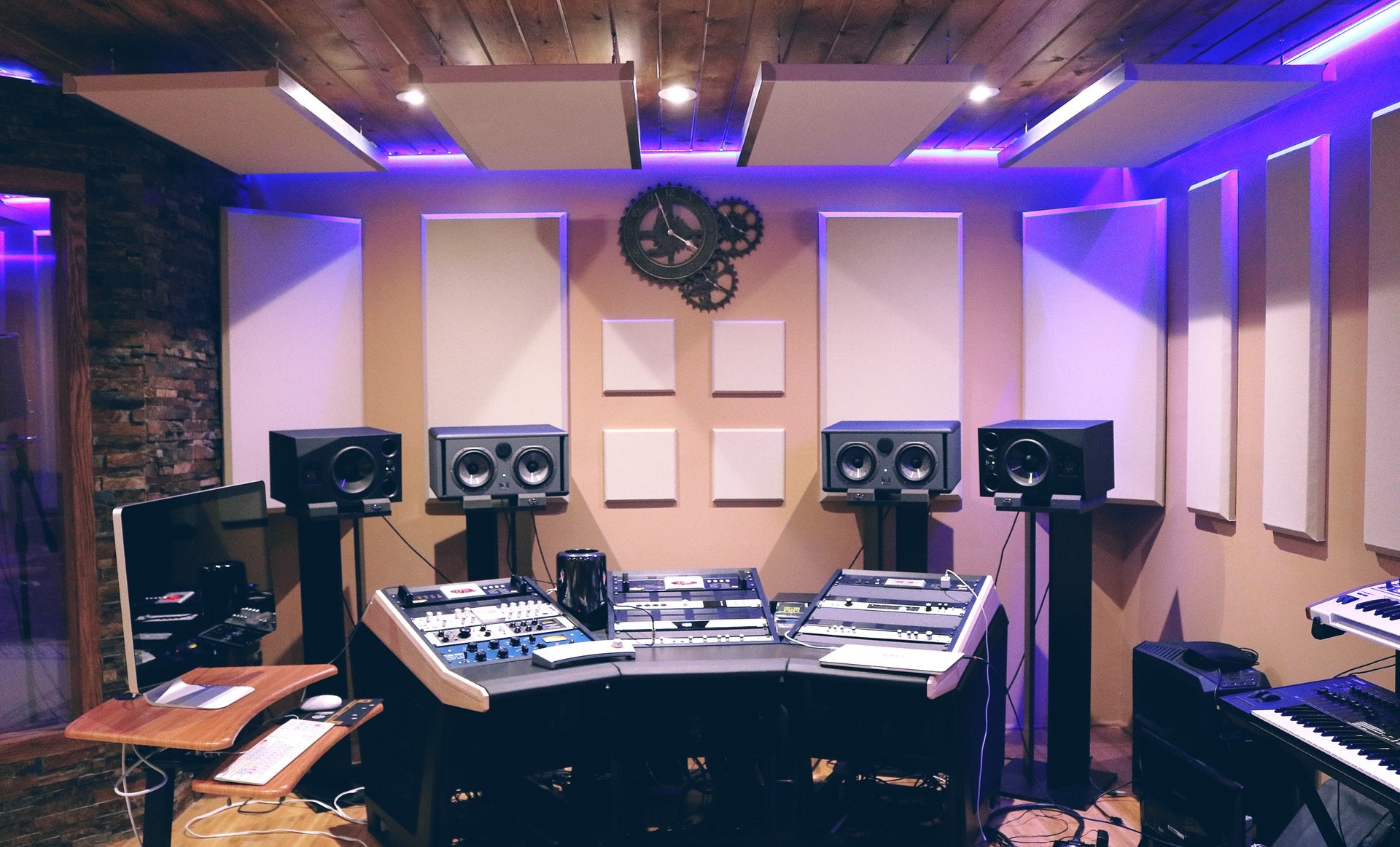 TOP 5 RESOURCES FOR DJ&rsquo;S & PRODUCERS FOR MUSIC PROMOTION & DJ BOOKINGS